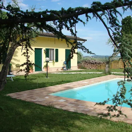 Poggio San Pietro شقة
